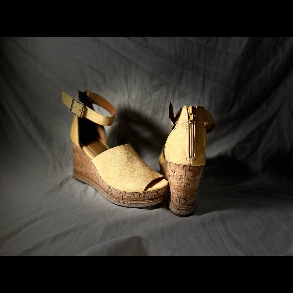 Yellow Altar’d State Wedges